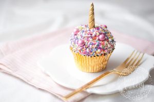 easy-unicorn-cupcake-tutorial-finished-juniper-cakery-23
